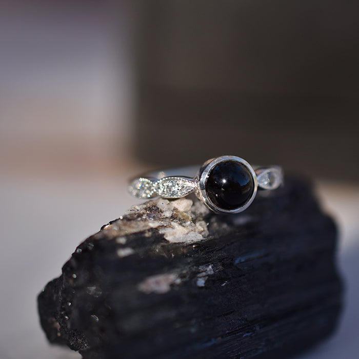 Anillo Onix y zafiros