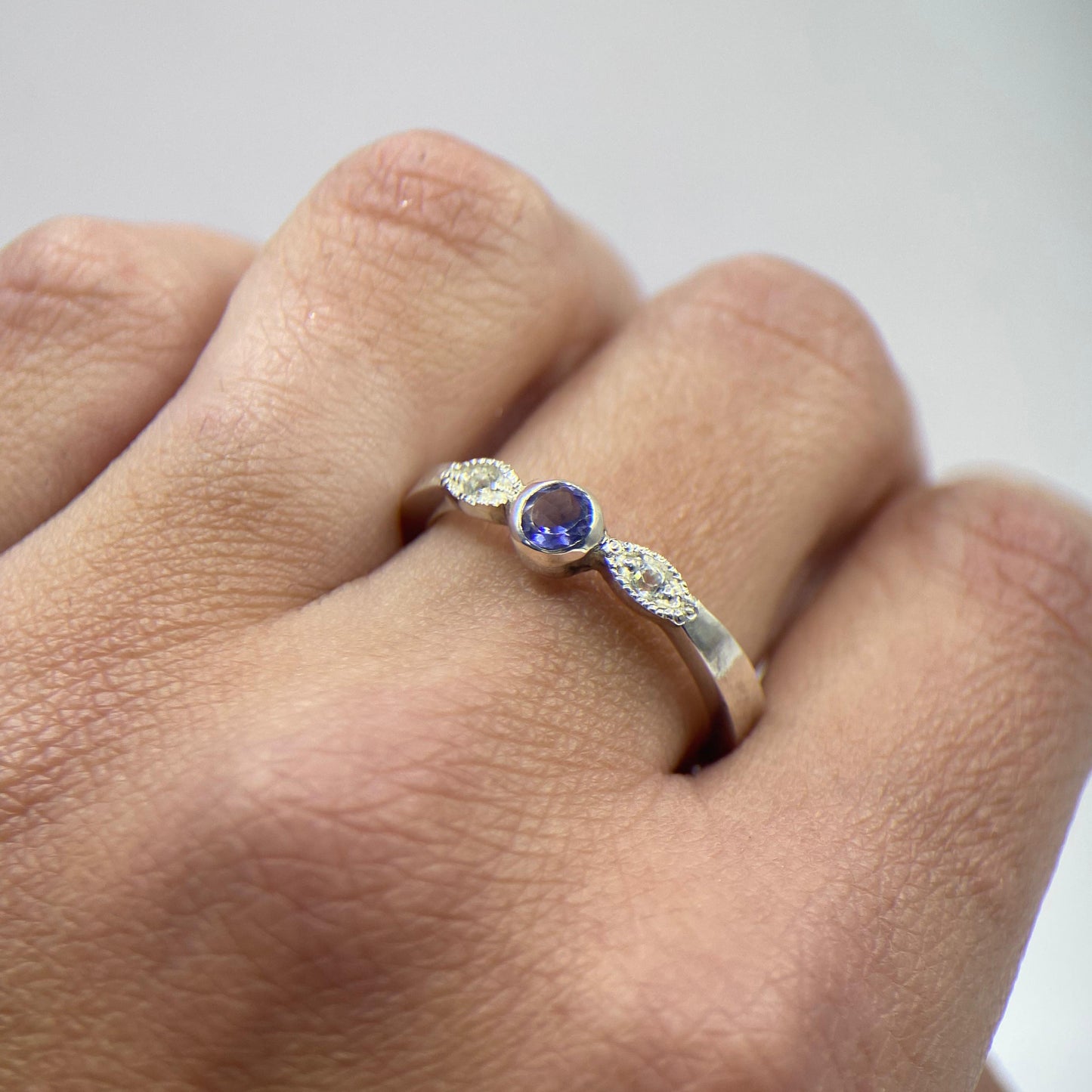 Anillo hojas