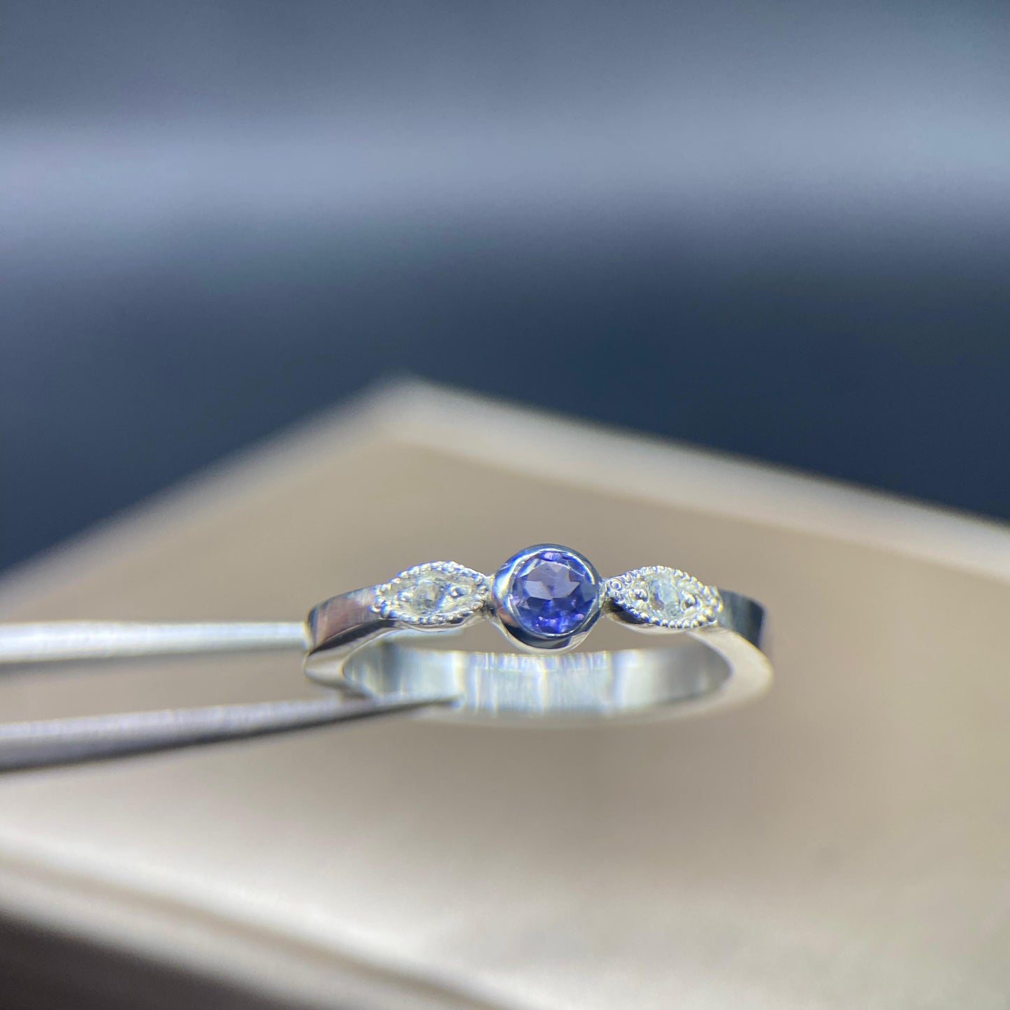 Anillo hojas