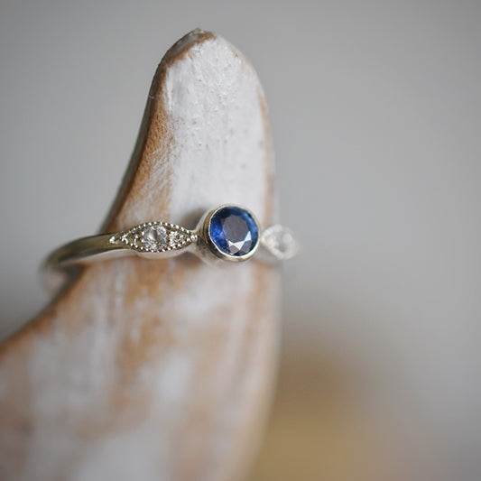Anillo hojas